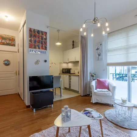 Warm Studio 100M From Place Morny And Port Deauville Exterior photo
